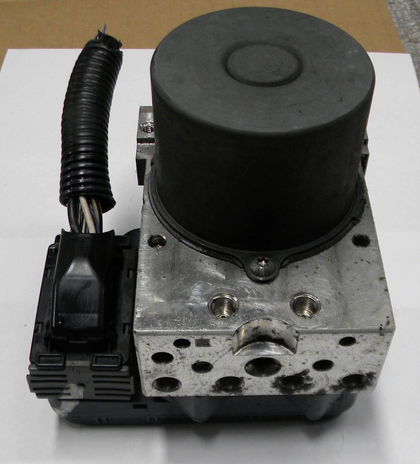 2015 Toyota RAV4 ABS Anti-Lock Brake Pump Control 44540-0R132  89541-0R052  M13