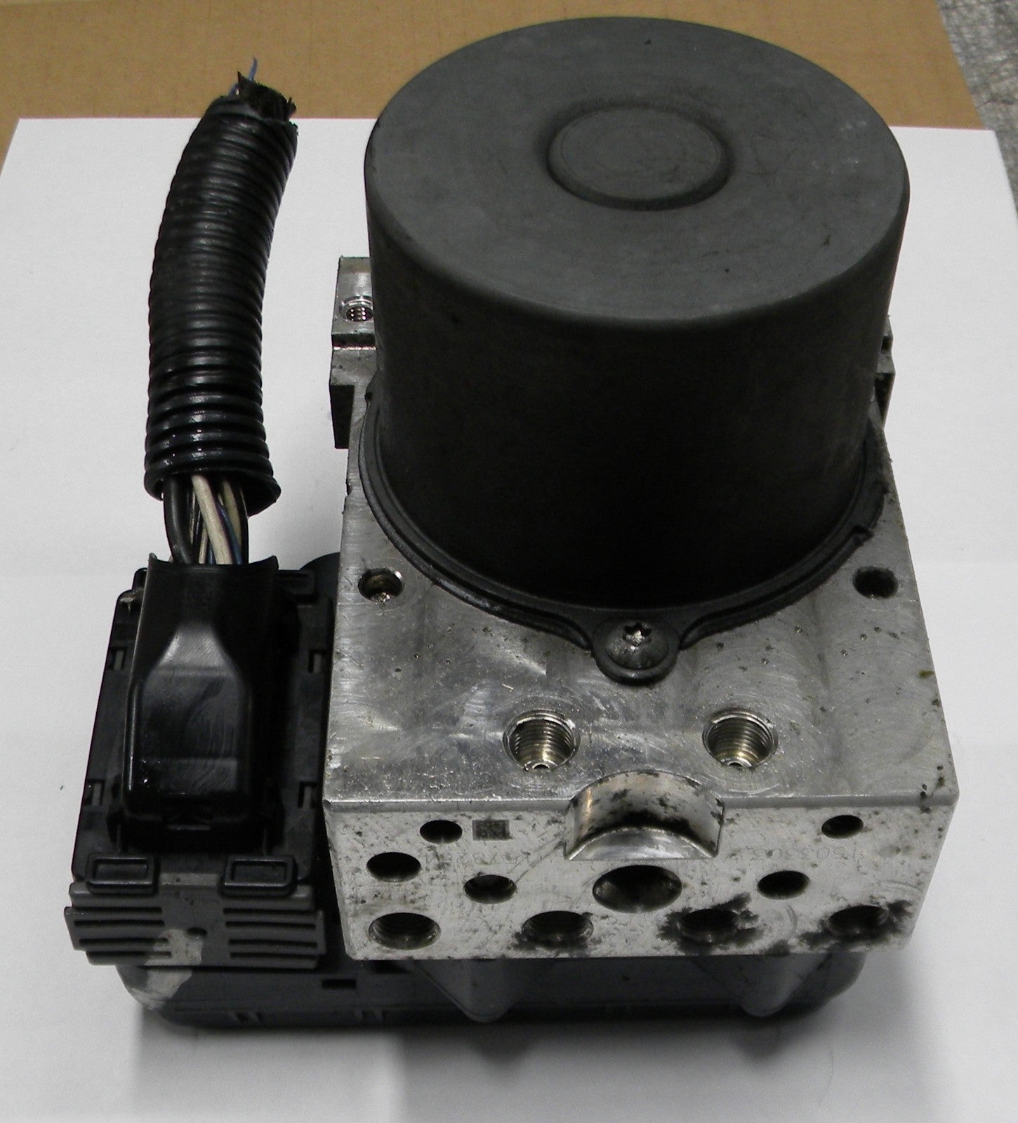 2015 Toyota RAV4 ABS Anti-Lock Brake Pump Control 44540-0R132  89541-0R052  M13