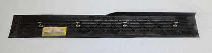 07 - 13 SILVERADO SIERRA OEM FRONT DRIVER DOOR SILL COVER TRIM 15812140 B3 - RarePartsFinder.Com