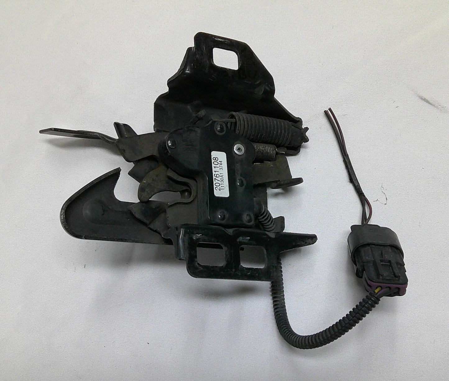 2008 - 2012 CHEVY MALIBU HOOD CATCH W/SWITCH  20772160 OEM FREE SHIPPING B3