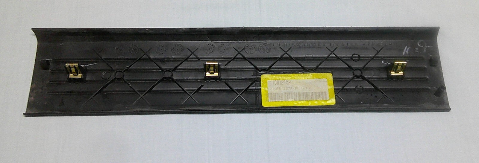 07 - 13 SILVERADO SIERRA OEM RH REAR DOOR SILL COVER TRIM 15812152 B3 - RarePartsFinder.Com