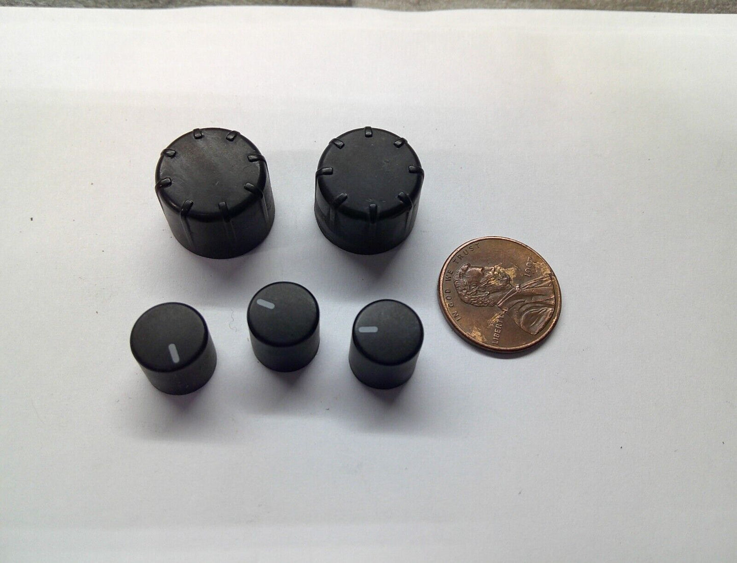 2002 VOLKSWAGON PASSAT RADIO STEREO TUNER KNOB SET OEM FREE SHIPPING - RarePartsFinder.Com