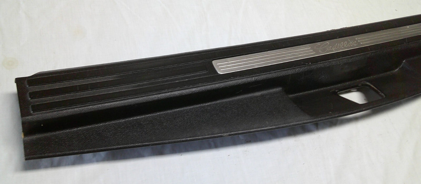 07 - 14 Cadillac  Escalade OEM Trunk Sill Cover Trim 15164157  M3