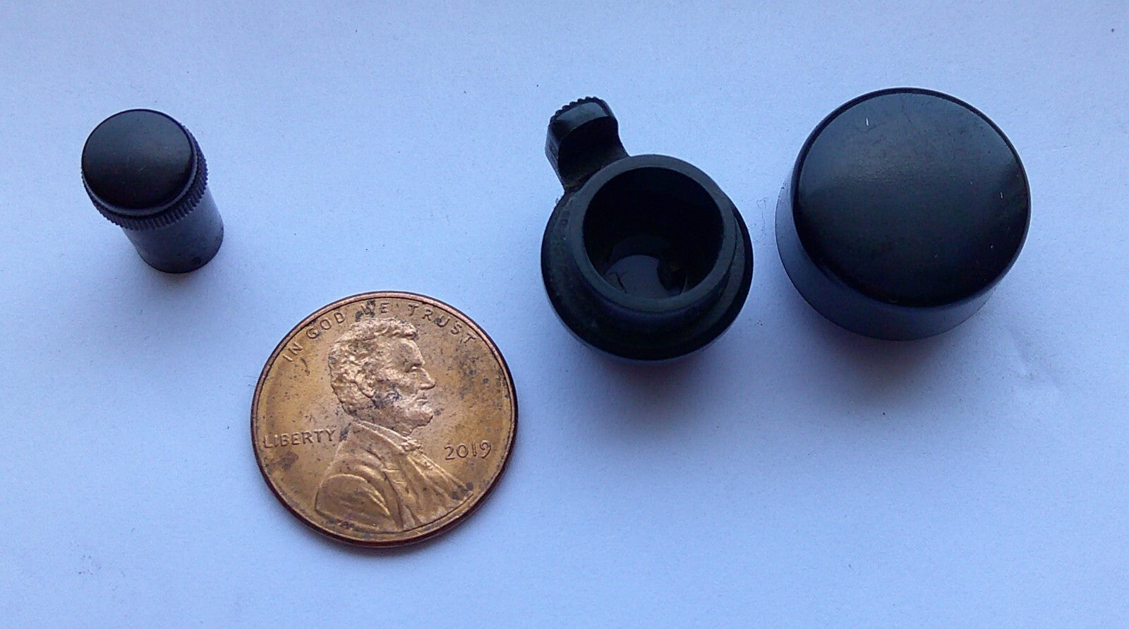 1997 TOYOTA RAV4 RADIO STEREO TUNER KNOB SET GENUINE OEM FREE SHIPPING! - RarePartsFinder.Com