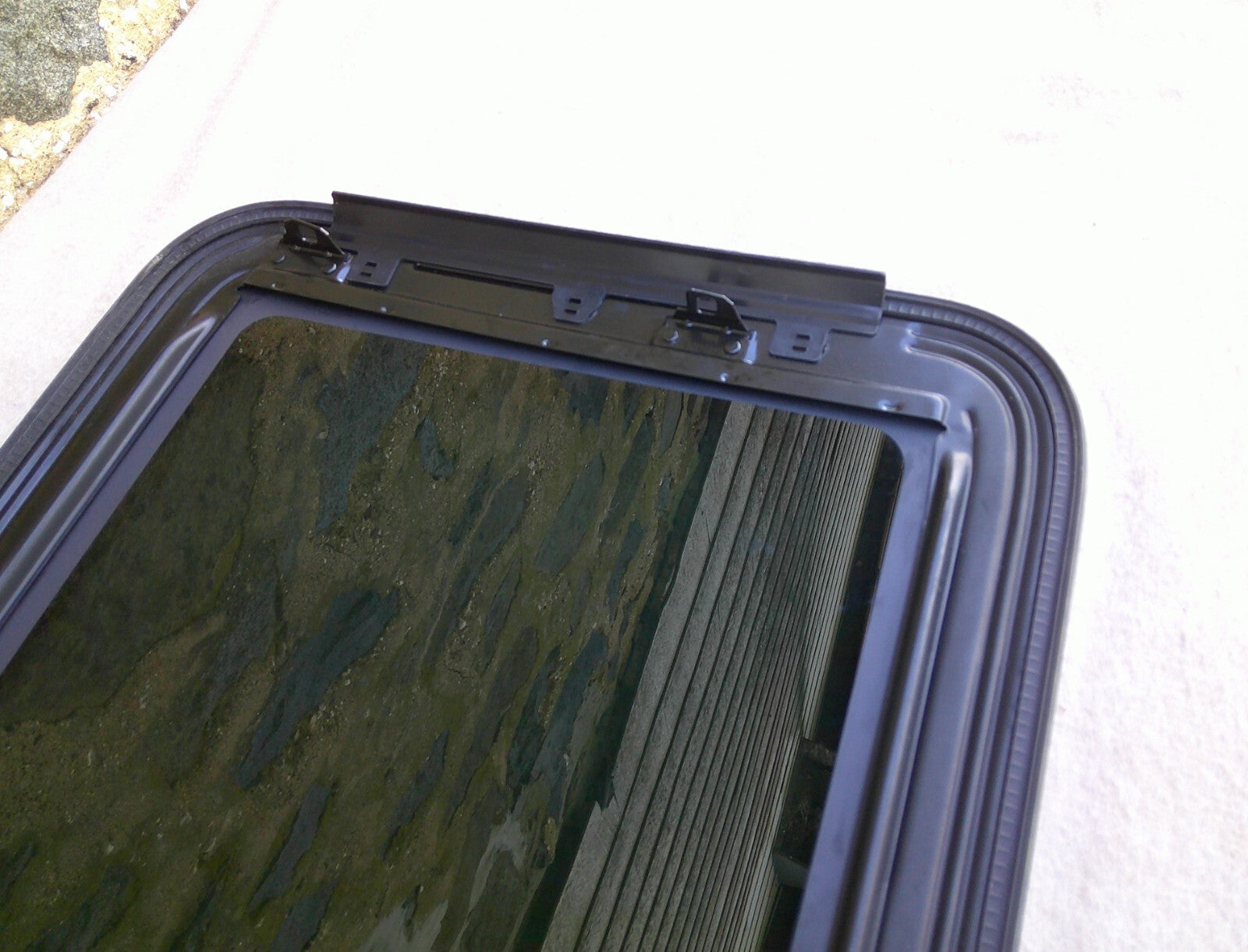 2017 YEAR SPECIFIC OEM FORD TAURUS SUNROOF GLASS FACTORY NO ACCIDENT! - RarePartsFinder.Com