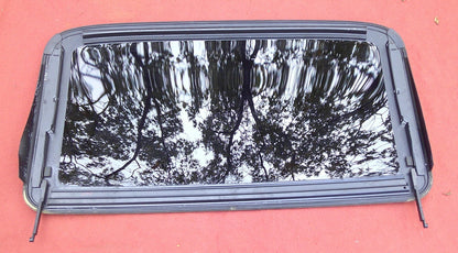 2000 - 2004 VOLVO S40 V40 OEM FACTORY SUNROOF GLASS 30632729 30632704 30865166