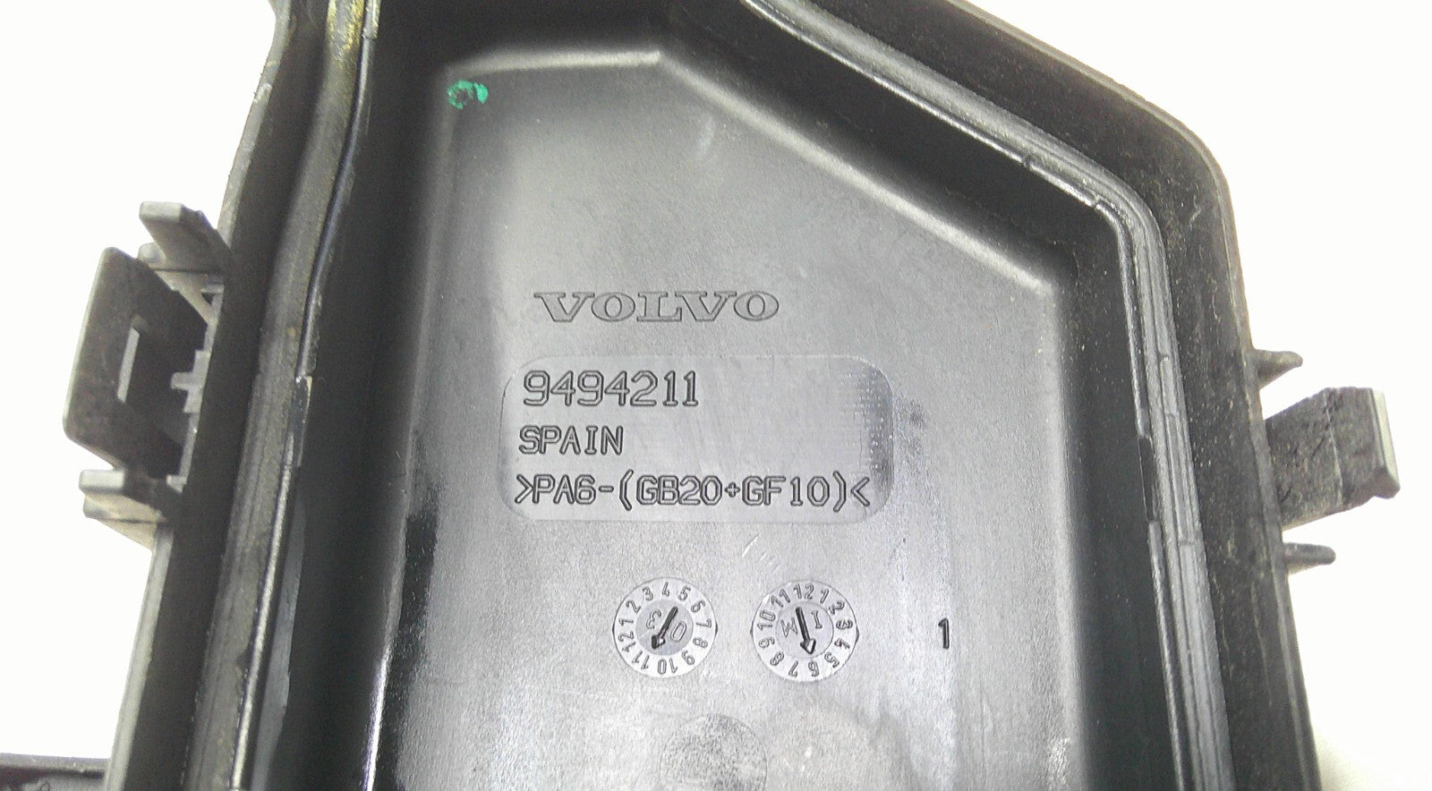 VOLVO S80 S60 V70 XC90 ENGINE COMPARTMENT FUSE RELAY LID COVER 9494211 R1 - RarePartsFinder.Com