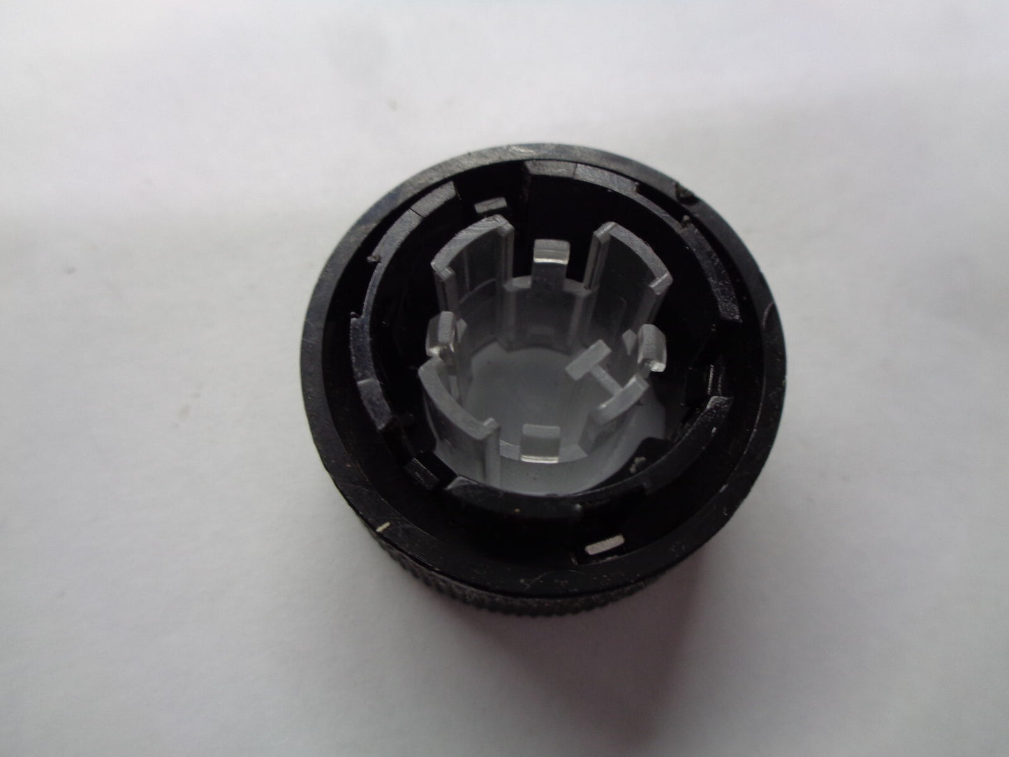 2009 2010 CHEVY AVEO  RADIO STEREO CONTROL KNOB OEM