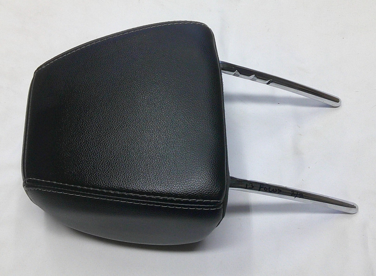 2013 - 2014 FORD FOCUS FRONT HEADREST HEAD REST CLEAN OEM