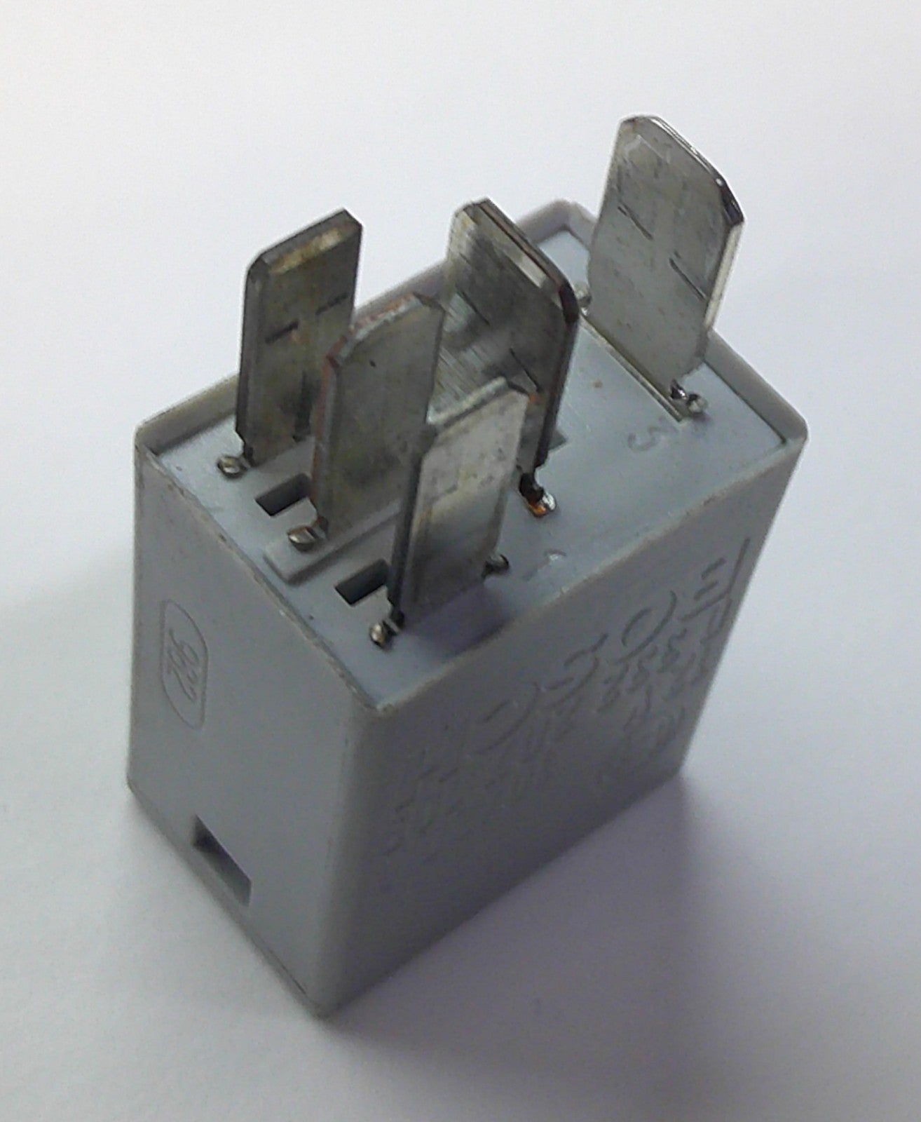 USA SELLER BOSCH FORD RELAY F57B-14B192-AA  TESTED OEM 1 YEAR WARRANTY F1