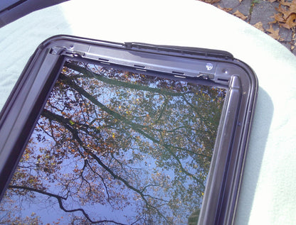 2005 LEXUS LS430 YEAR SPECIFIC OEM SUNROOF GLASS PANEL NO ACCIDENT!  FREE SHIP - RarePartsFinder.Com