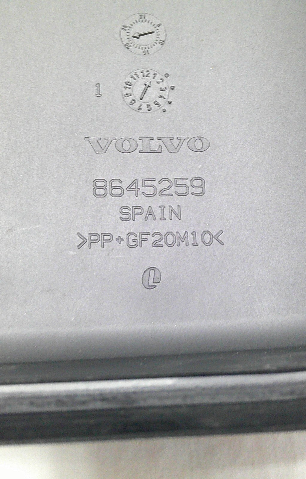 Genuine Volvo Upper Cover 8645259 XC90 XC70 S60 S80 V70 R1