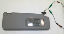 2004 - 2007 TOYOTA HIGHLANDER OEM GRAY PASSENGER SUN VISOR TESTED B10