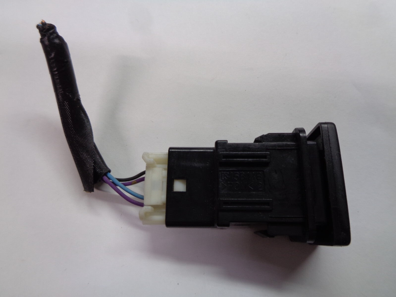 2007-2011 Toyota Camry ECO Heat / Cool Switch Button Tested OEM FREE SHIP A1 - RarePartsFinder.Com