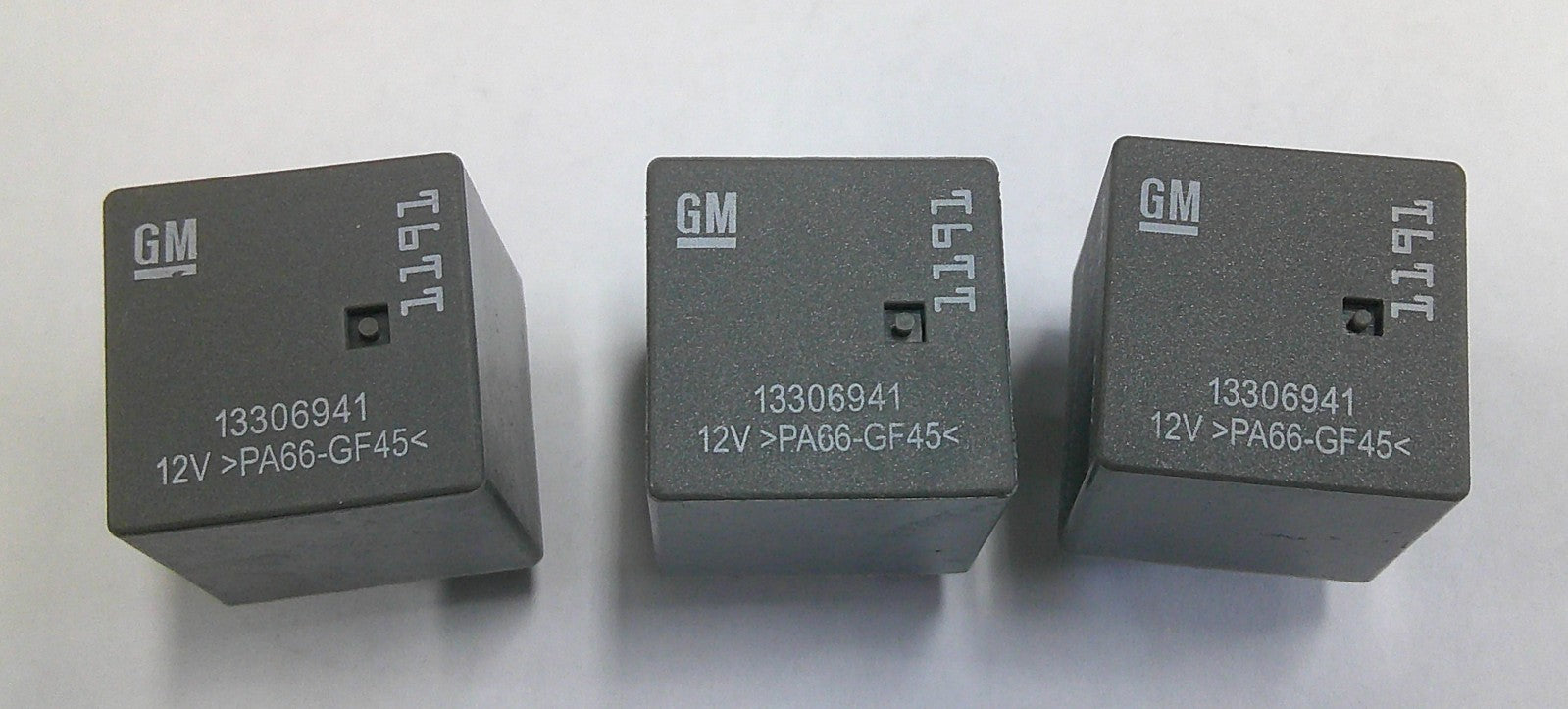 GM OEM 13306941  1191  3 PIECE RELAY SET  1 WARRANTY TESTED GM2