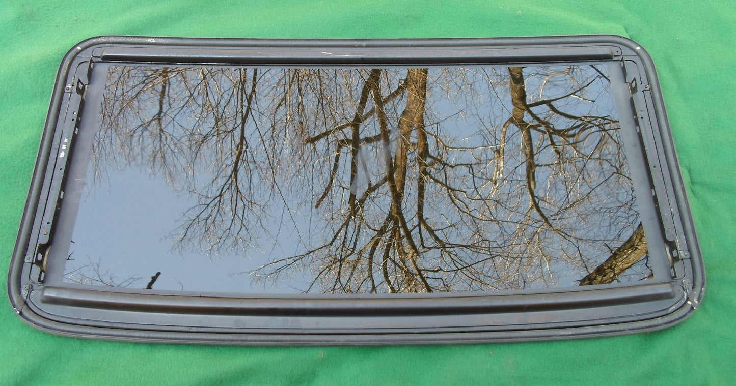 1998 TOYOTA CAMRY SUNROOF GLASS PANEL JAPAN BUILT YEAR SPECIFIC OEM FREE SHIP