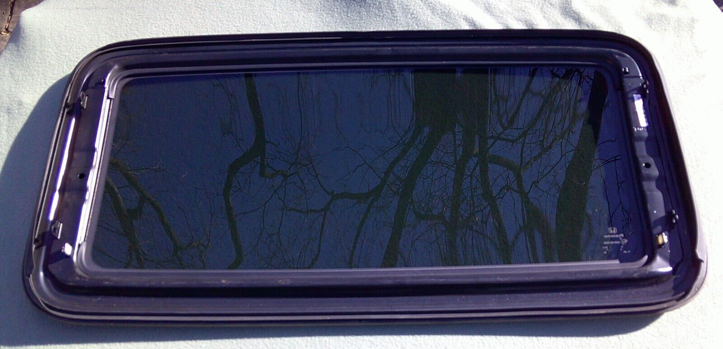 2012 - 2016 HONDA CRV OEM FACTORY SUNROOF GLASS NO ACCIDENT FREE SHIPPING! - RarePartsFinder.Com