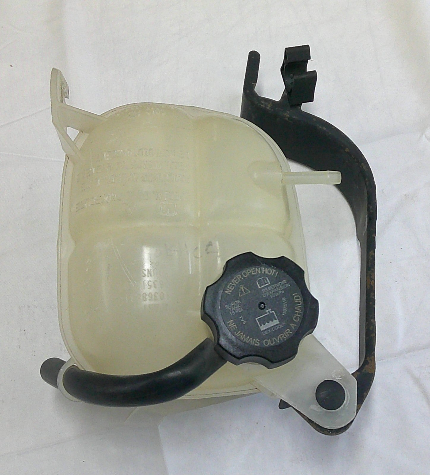 07 - 10 Saturn Sky 06 - 09 Solstice Radiator Expansion Tank 10368831 B10 - RarePartsFinder.Com
