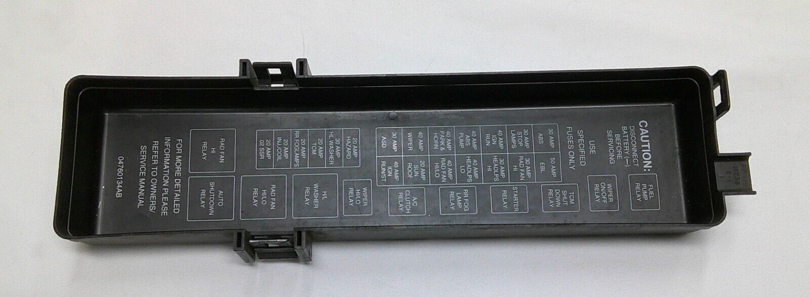 1999 CHRYSLER LHS FUSE RELAY COVER LID 04760134AB  B2 - RarePartsFinder.Com