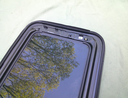 2007 - 2011 HONDA CRV OEM FACTORY SUNROOF GLASS NO ACCIDENT  FREE SHIPPING! - RarePartsFinder.Com
