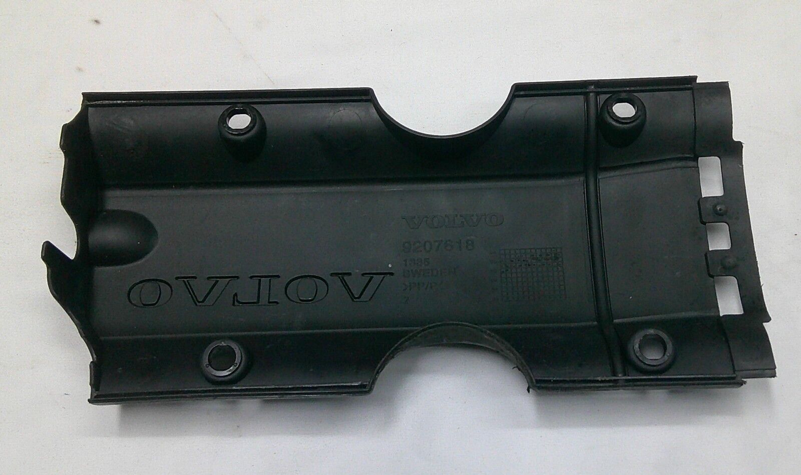 00 - 04 Volvo S40 V40 Engine Valve Cover 9207618 R2 - RarePartsFinder.Com