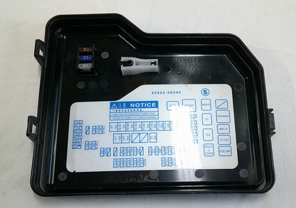 08 09 10 Toyota Highlander Fuse Relay Box Cover OEM 82662-0E090 A17