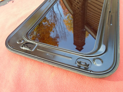 2008 MAZDA 3  OEM FACTORY YEAR SPECIFIC SUNROOF GLASS PANEL  FREE SHIPPING!