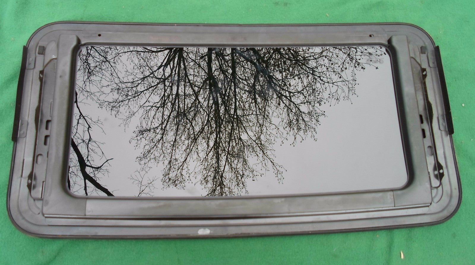 2003 HYUNDAI ELANTRA OEM YEAR SPECIFIC SUNROOF GLASS NO ACCIDENT FREE SHIPPING! - RarePartsFinder.Com