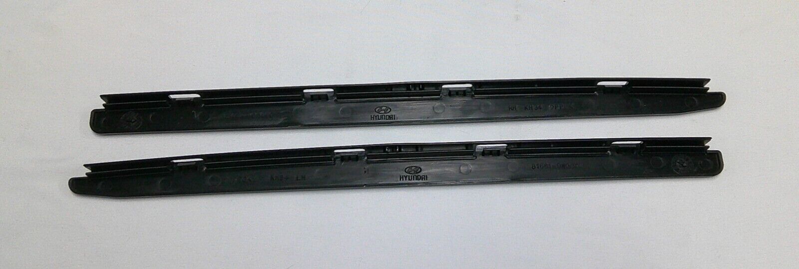 06 - 12 Hyundai Santa Fe Sunroof Trim 81662-0W000  81661 OEM FREE SHIPPING B3 - RarePartsFinder.Com