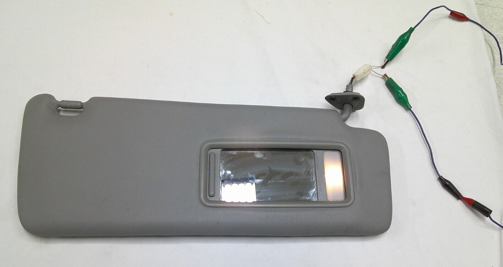 2004 - 2007 TOYOTA HIGHLANDER OEM GRAY PASSENGER SUN VISOR TESTED FREE SHIP B6