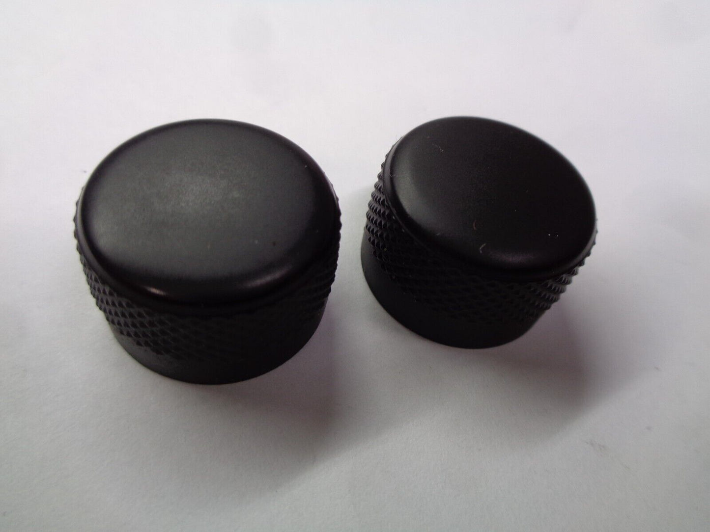 2006 - 2012 SUZUKI GRAND VITARA RADIO STEREO TUNER KNOB SET OEM FREE SHIPPING! - RarePartsFinder.Com