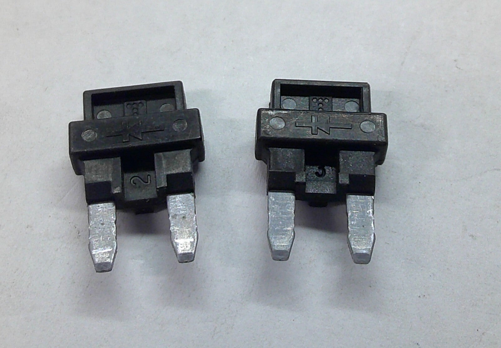 2 PIECE GM OEM DIODE 15400211 TESTED 1 YEAR WARRANTY   GM7