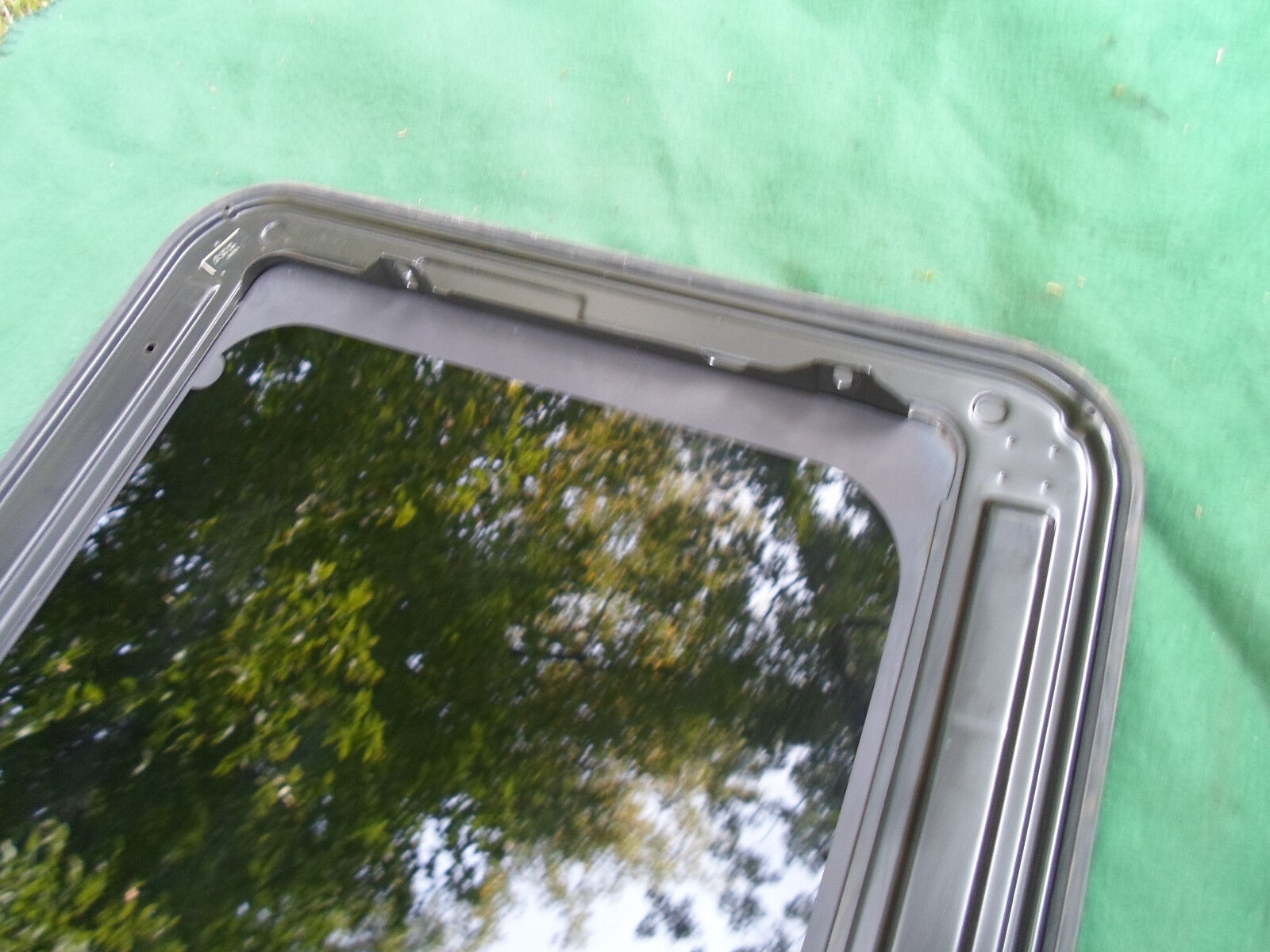 2001 HONDA PASSPORT OEM FACTORY YEAR SPECIFIC SUNROOF GLASS PANEL  FREE SHIPPING