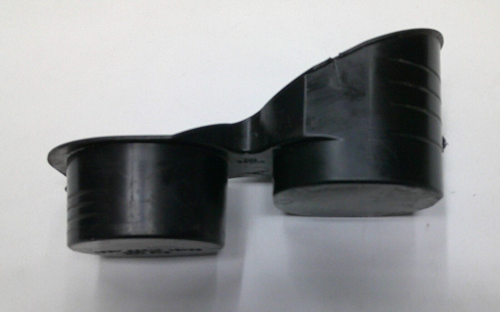 00-02 Nissan Maxima Center Console Cup Holder Insert 68431-5Y800-AG01 OEM R1