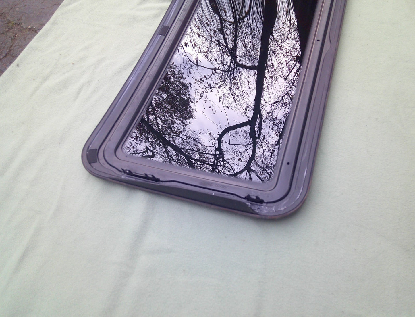 2008 - 2016 HYUNDAI GENESIS OEM FACTORY SUNROOF GLASS 81610-2M001; 816102M001