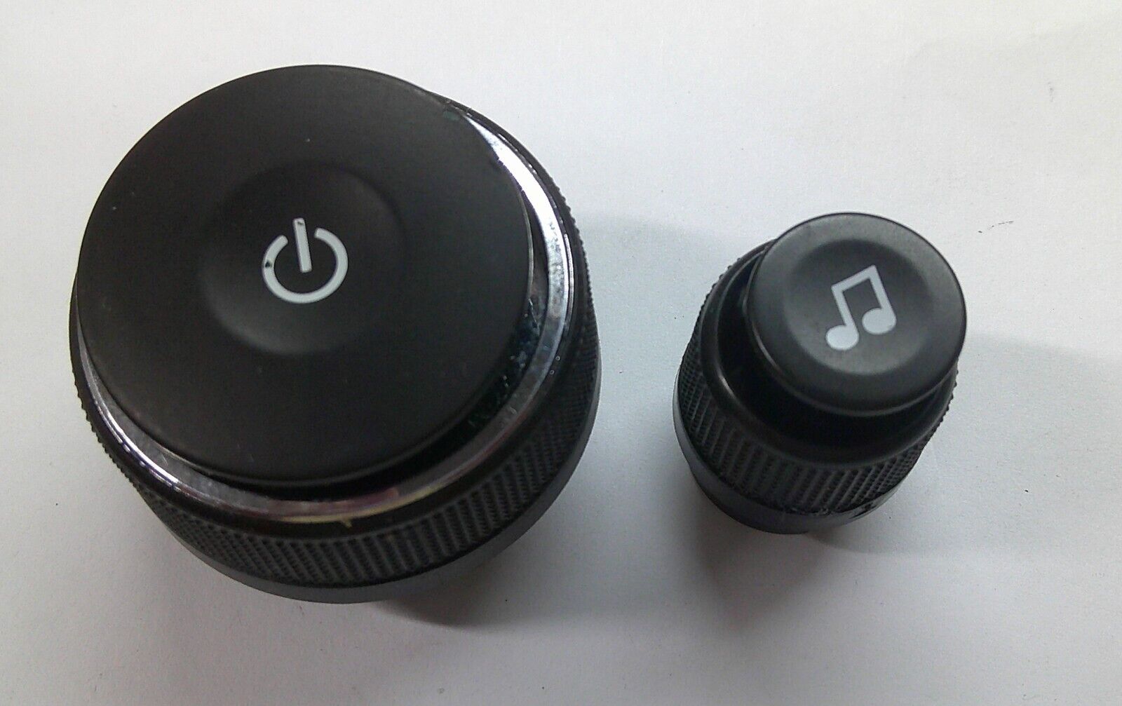 2011 2012 BUICK ENCLAVE OEM RADIO STEREO TUNER KNOB SET - RarePartsFinder.Com