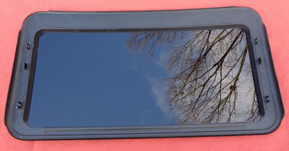 01 02 SATURN L100 L200 L300 LW200 LW300 OEM FACTORY SUNROOF GLASS OEM FREE SHIP - RarePartsFinder.Com