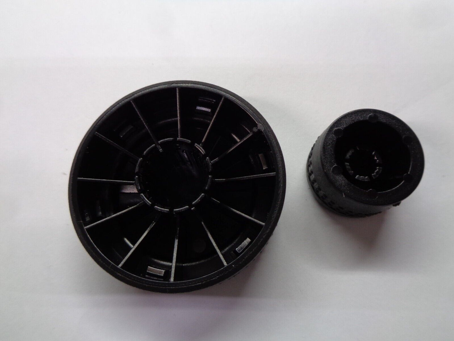 2008 SATURN  ASTRA  RADIO STEREO TUNER KNOB SET OEM FREE SHIPPING!