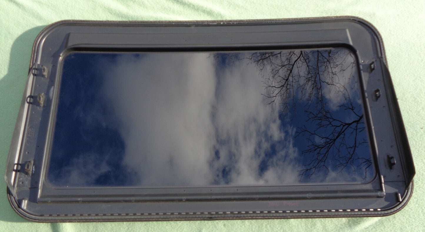 2007 VOLKSWAGON PASSAT OEM FACTORY YEAR SPECIFIC SUNROOF GLASS  FREE SHIPPING