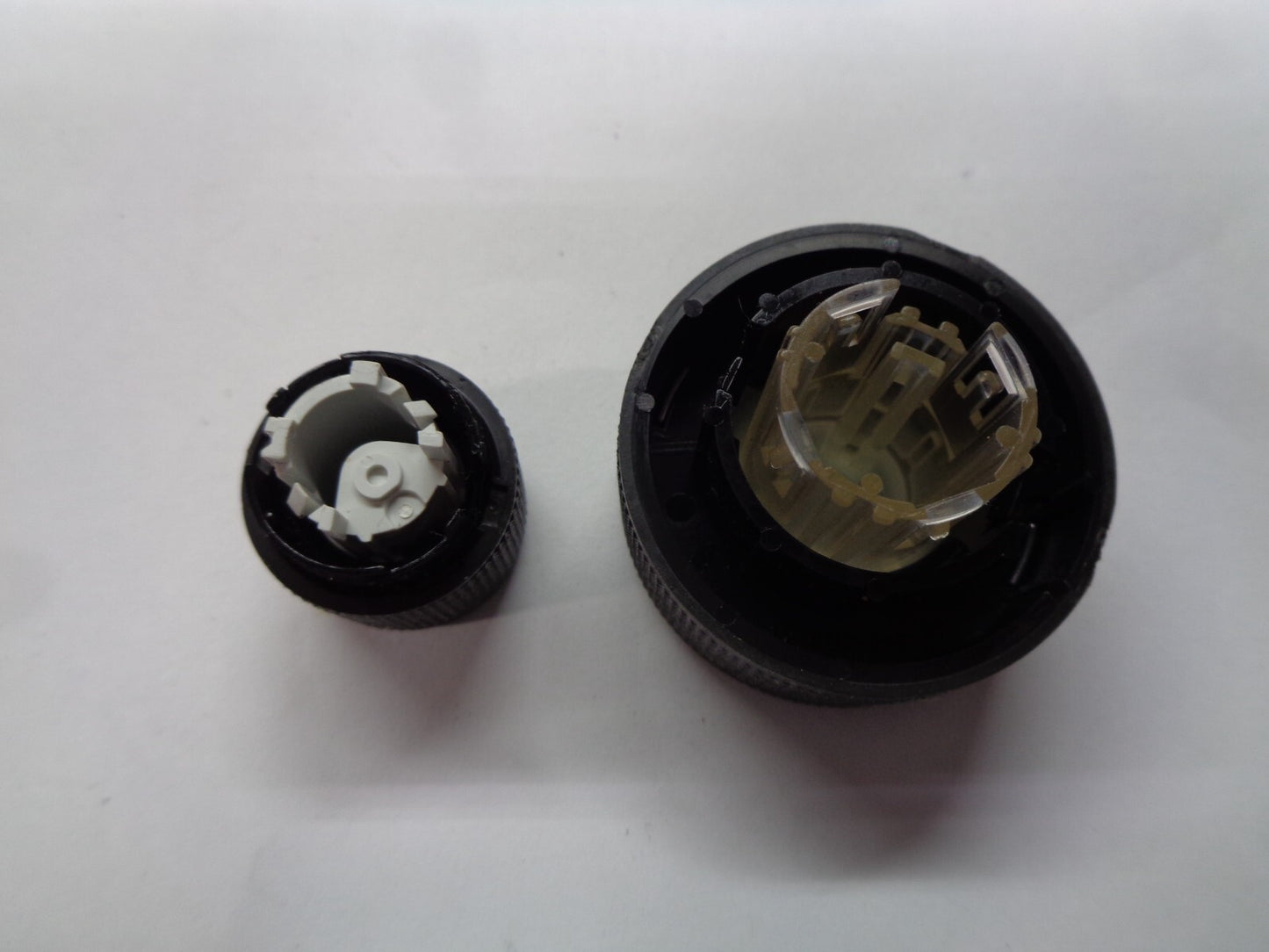2011 - 2013 CHEVY CAPTIVA  RADIO STEREO CONTROL KNOB SET OEM FREE SHIPPING!