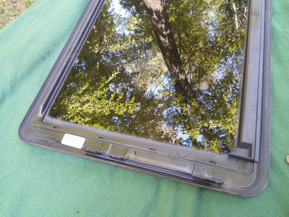 2001 MERCEDES BENZ E320 YEAR SPECIFIC SUNROOF GLASS OEM FREE SHIPPING!