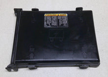 10 11 SAVANA EXPRESS ENGINE COMPARTMENT FUSE RELAY COVER LID 20944028 B9
