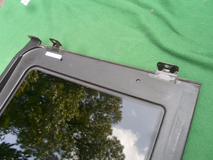13 14 15 16 17 18 19 CADILLAC XTS OEM FACTORY REAR SUNROOF GLASS