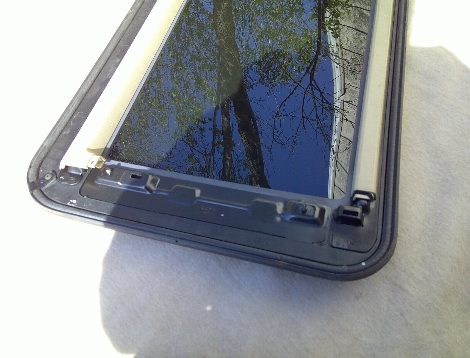 1998 1999 TOYOTA AVALON OEM SUNROOF GLASS OEM FACTORY NO ACCIDENT! FREE SHIPPING - RarePartsFinder.Com