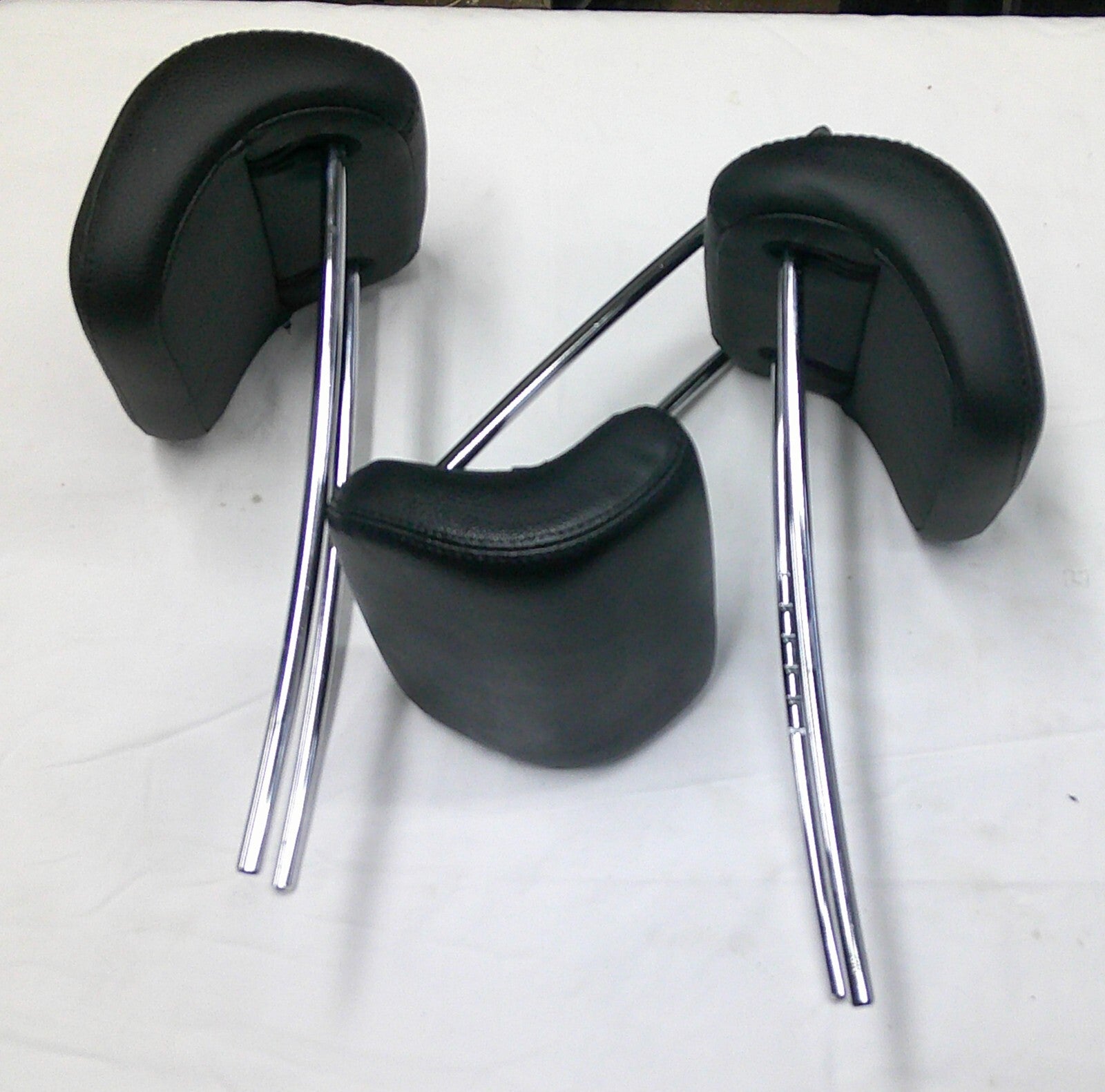 06 - 07 MERCEDES BENZ ML350 OEM BLACK LEATHER REAR HEADREST SET FREE SHIPPING! - RarePartsFinder.Com