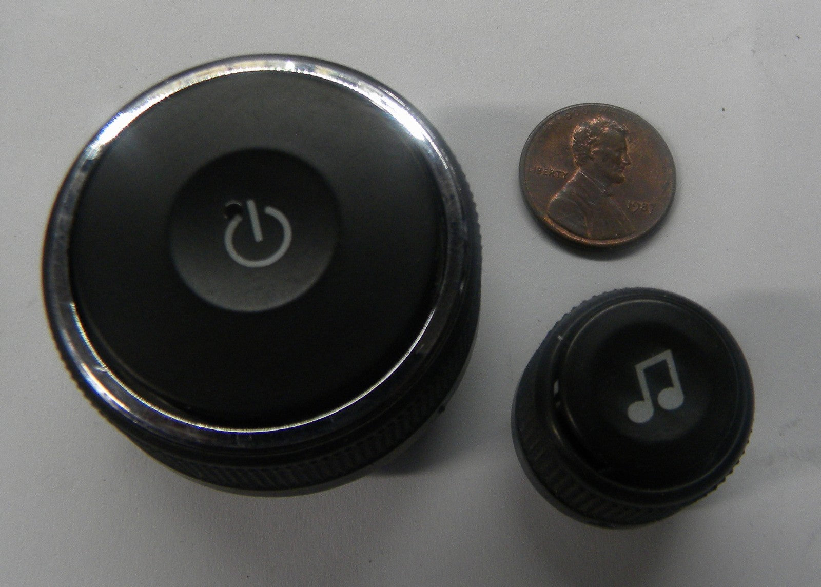 2004 Chevy Silverado Impala Stereo Tuner Radio Knob Set OEM