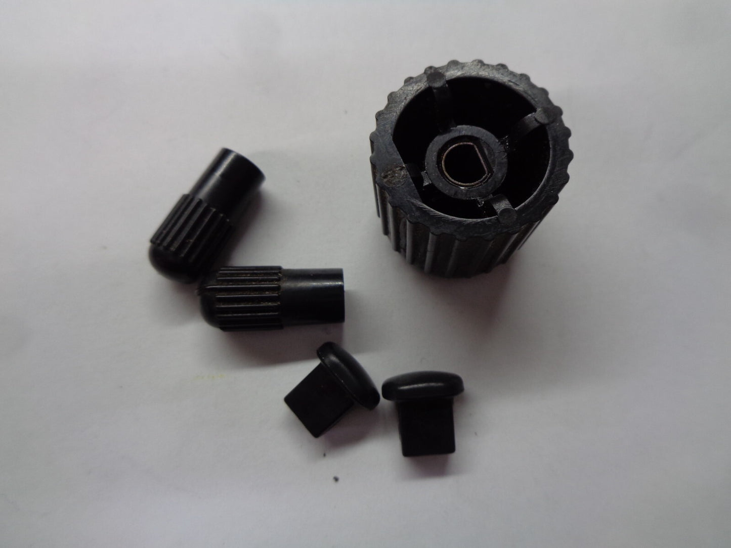 02 03 DODGE RAM PICKUP RADIO STEREO TUNER SELECTOR KNOB OEM SET FREE SHIPPING - RarePartsFinder.Com