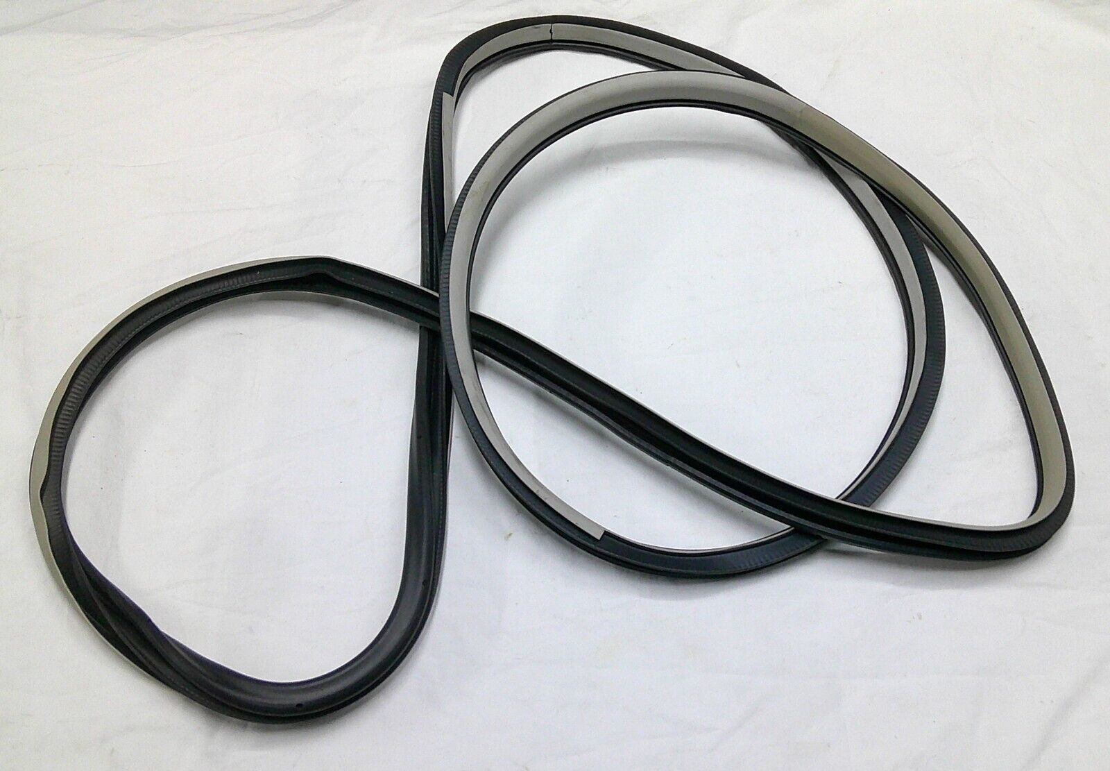 13 - 18 Nissan Altima Driver Front On Body Weatherstrip OEM 76922-9HT1A W4 - RarePartsFinder.Com