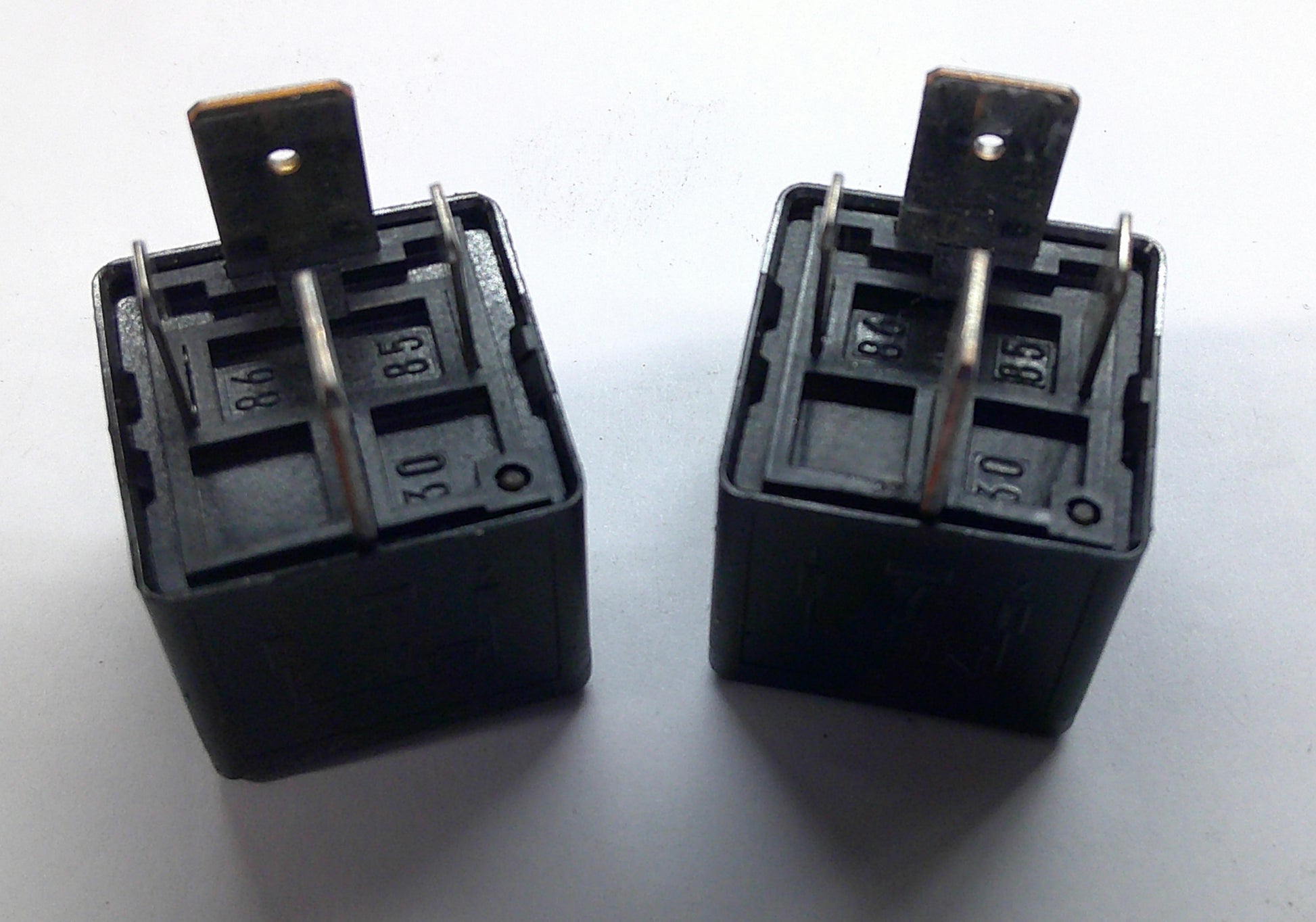 VOLVO OEM RELAY 9441158 V23134-J52-X346 TESTED 1 YEAR WARRANTY V1 - RarePartsFinder.Com