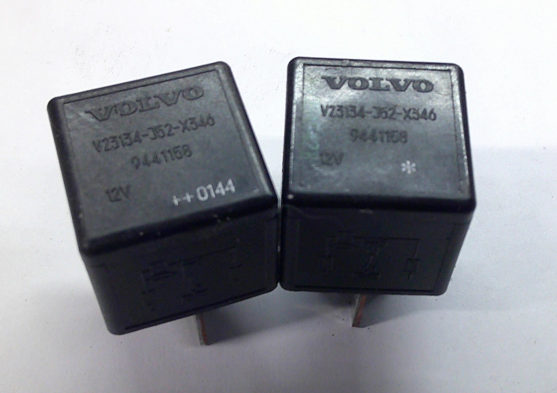 VOLVO OEM RELAY 9441158 V23134-J52-X346 TESTED 1 YEAR WARRANTY V1 - RarePartsFinder.Com